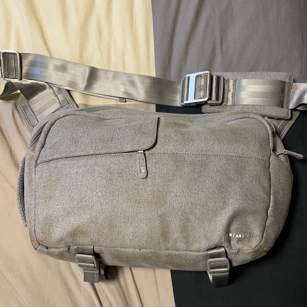 Incase Messenger/Camera Bag